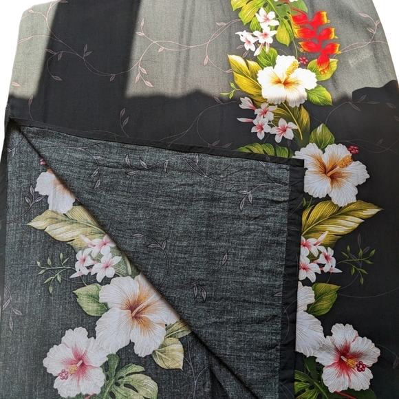 Maxi summer dress size XL.  Beautiful pattern of Hawaiin flowers on left… - Picture 7 of 7